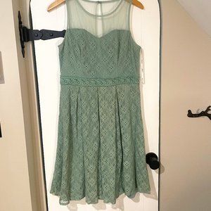 Women's Lace Sage Green Dress Size Large